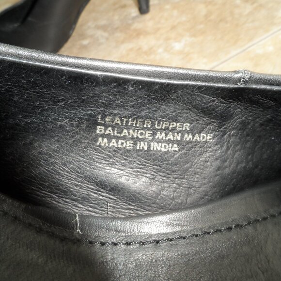 Le Chateau- woman black  shoes  Size 7 Genuine Leather - Picture 6 of 12